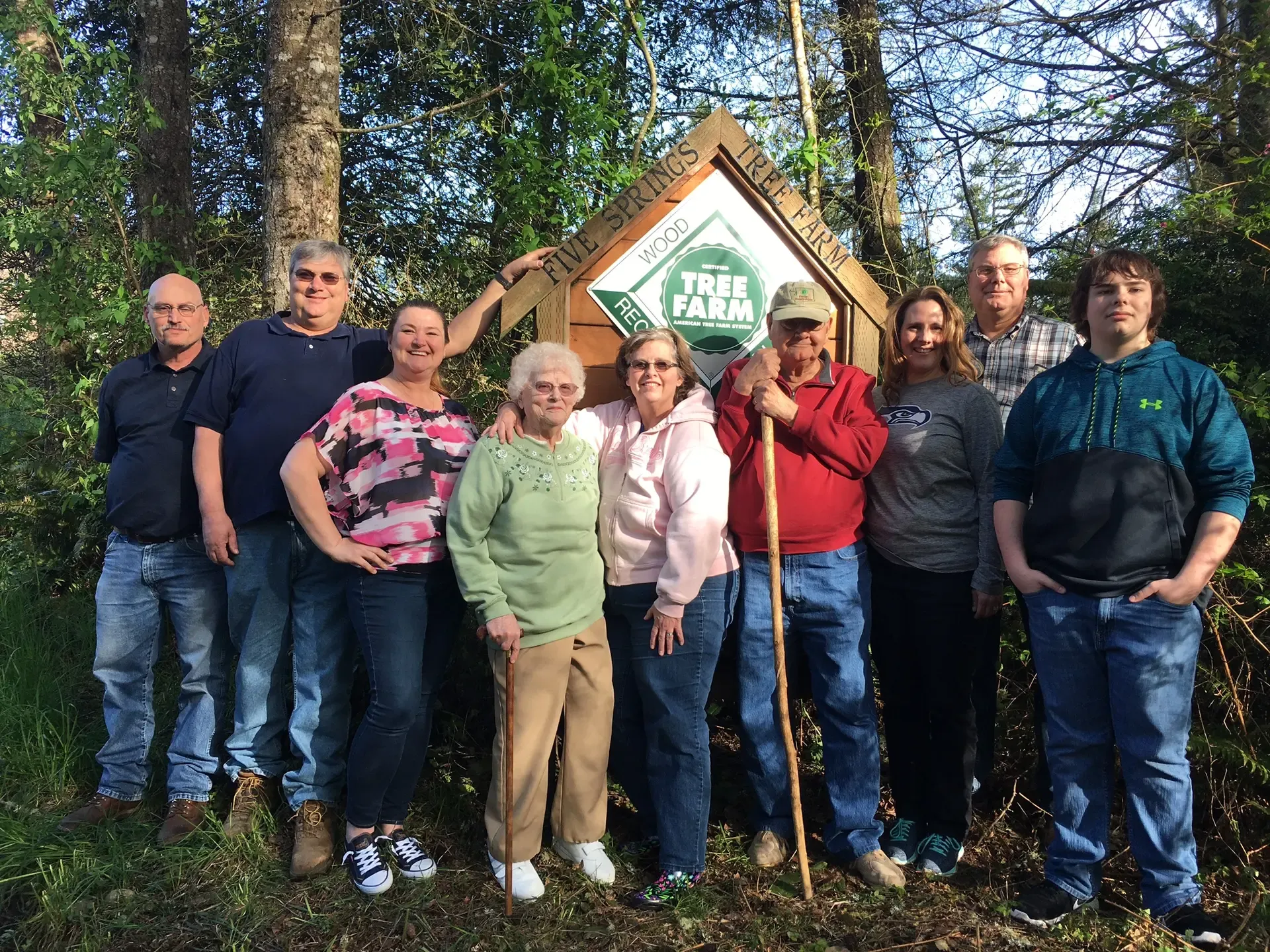 Dan Kingsbury (landowner, WA) with family